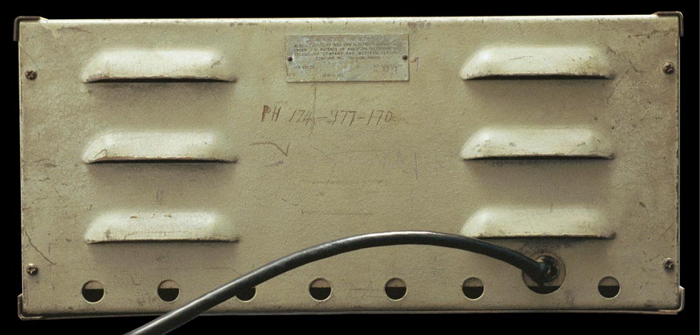 Model 200A audio oscillator - back view.