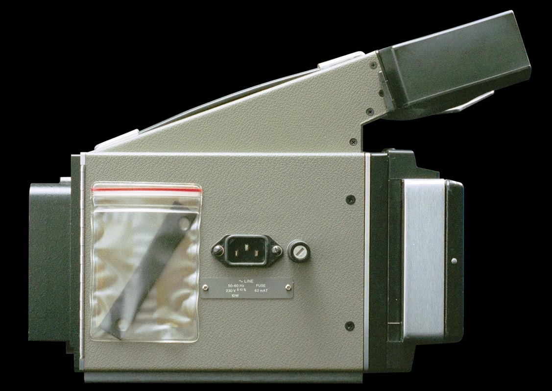 Hewlett-Packard 197A oscilloscope camera   - right side.