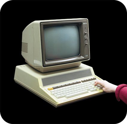 Hewlett-Packard-86 personal computer - 3/4 view.