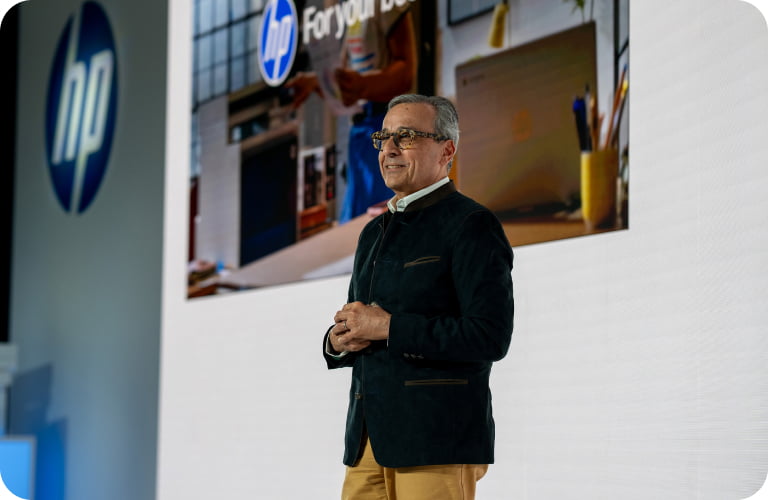 Antonio Lucio sur la scène de HP Imagine.