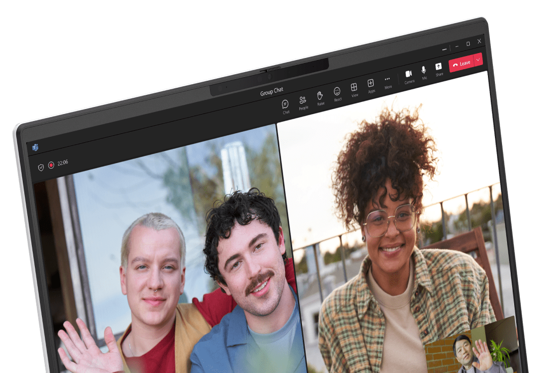 HP OmniBook 5 doté d’une webcam 5 Mpx avec obturateur de confidentialité et appel vidéo avec 3 personnes à l’écran