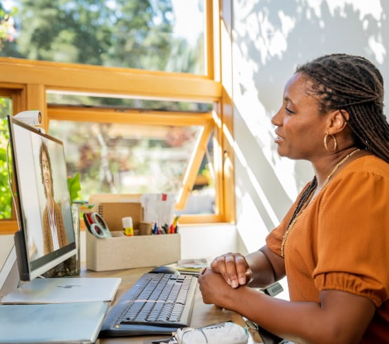 Google Meet 対応カメラ、ヘッドセット、ビデオ会議ソリューション