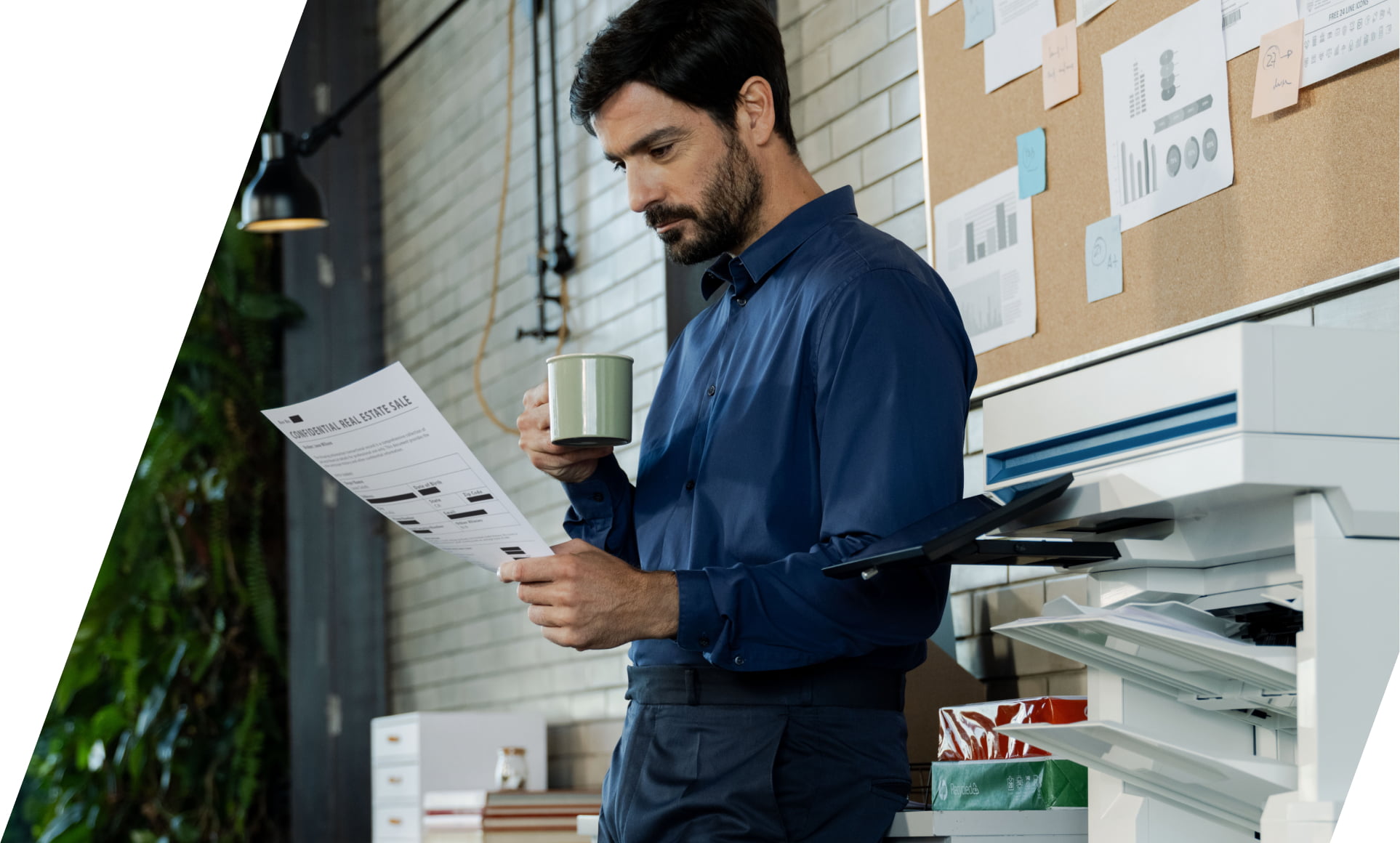 Professional reviews prints with an HP LaserJet Enterprise A4 printer.