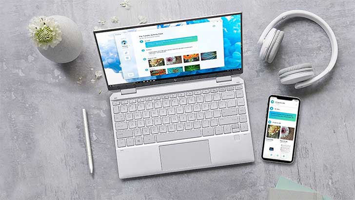 A phone transfering files to hp laptop via HP QuickDrop