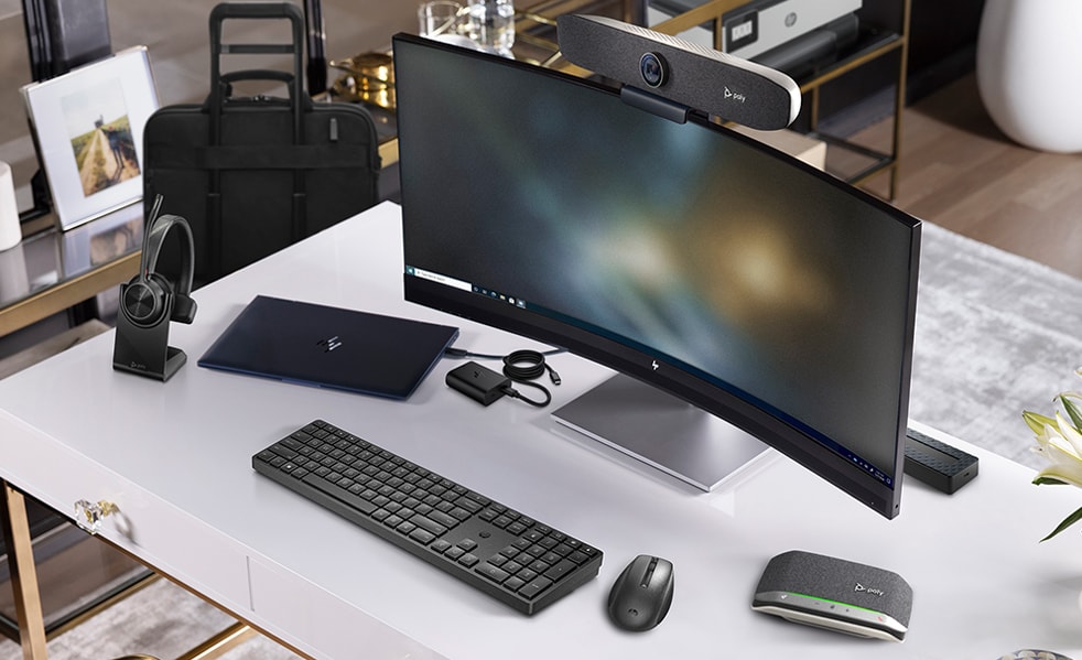 Hybrid workspace with Poly and HP product environment