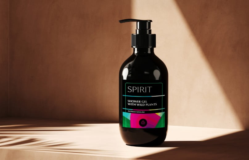 Botella de producto con pegatina personalizada Botella de producto con pegatina personalizada